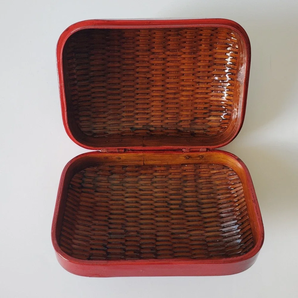 Vintage Woven Lacquered Storage Box Puffy Hard Shell Clutch‎ Purse Asian Art